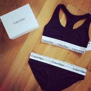 Женский комплект Calvin Klein черный: топ и плавки